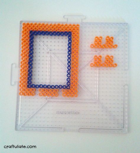 Peeler Bead Earring Holder, Perler Photo Frame, Hama Beads Gifts Ideas, Picture Frame Perler Beads, Perler Bead Polaroid Frame, Perler Bead Frame Pattern, Perler Bead Picture Frames, Perler Bead Frame, Bead Frames