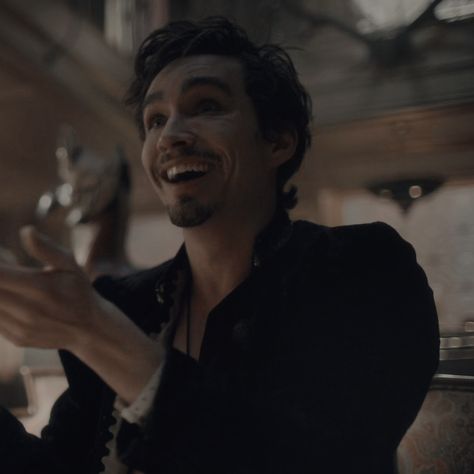 Klaus Hargreeves Pfp, Klaus Hargreeves Icons, Ben Hargreeves, Klaus Hargreeves, Character Icons, Robert Sheehan, Best Umbrella, Umbrella Academy, Smash Book