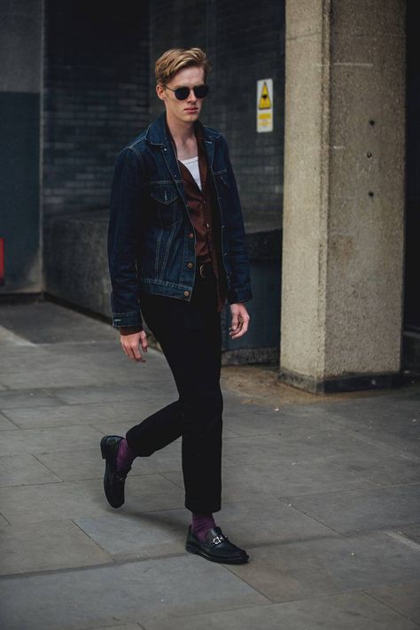 London Mens' Fashion Week Street Style 2019 | British Vogue London Fashion Week Street Style Men, London Mens Fashion, Week In London, Mens Fashion Week Street Style, London Fashion Week Mens, Mens Fashion Work, Yuri Plisetsky, Mens Fashion Simple, Mens Fashion Smart