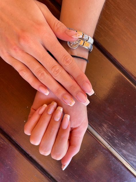 White french tip nails with gold flakes French With Gold Flakes, French Tip With Gold Flakes, French Tip Nails With Gold, French With Gold, Nails With Gold Flakes, White French Tip Nails, Nails With Gold, White French Tip, Tip Nails