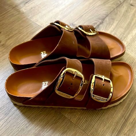 Birkenstock- Brown & Gold Brown Leather Birkenstocks, Berken Stocks Shoes, Black Boots Chunky, Gold Birkenstocks, Brown Birkenstocks, Chunky Oxfords, Birkenstock Gold, Leather Birkenstocks, 2024 Wishes