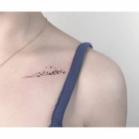 Wave With Flower Tattoo, Collarbone Wave Tattoo, Wave Flower Tattoo, Flower Wave Tattoo, Wave And Flower Tattoo, Minimalist Wave Tattoo, Tattoo Friendship, Florida Tattoo, Tattoo Wave