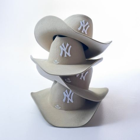 Creme Dream 🤠 Cowboy Hat Men, Design Exercises, Yankee Hat, Custom Cowboy Hats, Yankees Hat, Farm Boys, Portfolio Ideas, Hat Accessories, Hat Ideas