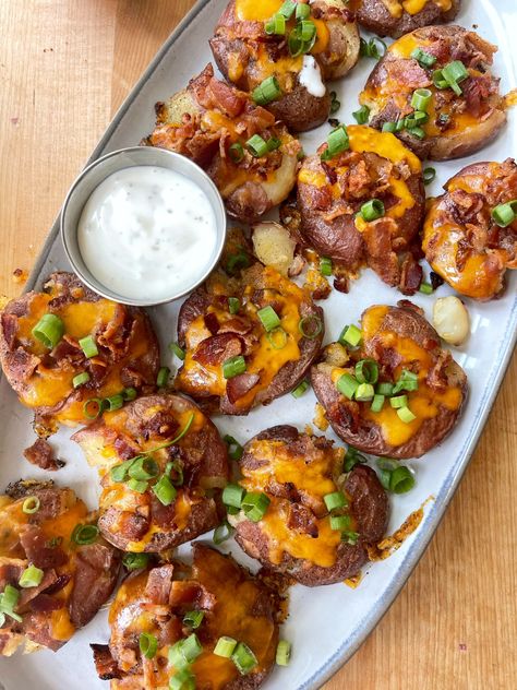 Loaded Smashed Potatoes Air Fryer, Best Side Potatoes, Cheesy Bacon Smashed Potatoes, Mini Loaded Potato Skins, Smash Loaded Potatoes, Stuffed Potato Appetizer, Smashed Potatoes Loaded, Loaded Mini Baked Potatoes, Smashed Potato Skins