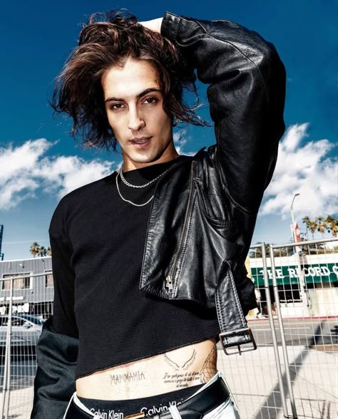 Damiano David, Rock Baby, Inked Men, Androgynous Fashion, Cute Selfies Poses, Music Genres, Arctic Monkeys, Lead Singer, New Album