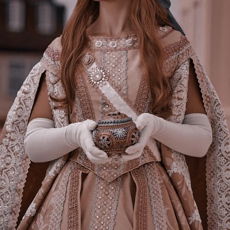 1800s Russia, Anastasia Romanov Aesthetic, Romanov Aesthetic, Anastasia Core, Anastasia Aesthetic, Anastasia Cosplay, Princess Shot, Dark Royalty Aesthetic, Anastasia Movie