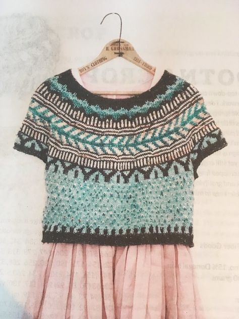 Soldotna Crop, Hand Knitted Cropped Sweater For Fall, Knitted Crop Sweater Pattern, Crop Tops Knitting Patterns, Knitting Pattern Crop Sweater, Knit Crew Neck Top With Fair Isle Pattern, Fall Sewing Projects, Big Sweaters, Fall Sewing