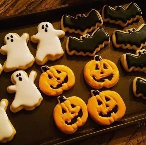 Cookies Aesthetic, Recetas Halloween, Hallowen Ideas, Halloween Baking, Halloween Tags, Halloween Desserts, Halloween Decorations Indoor, Theme Halloween, Halloween Cupcakes