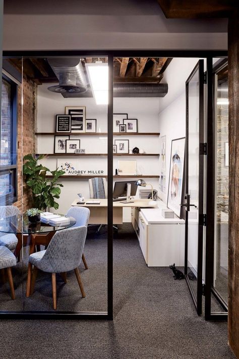 West Elm Office, Modern Home Office For Women, Private Office Interior, Private Office Design, Small Office Design Interior, Inmobiliaria Ideas, Small Office Design, Minimalist Home Office, Office Interior Design Modern