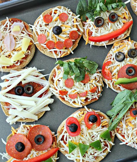 Classroom Cooking, Themed Snacks, Tasty Cakes, Pizza Ideas, Sabbath School, Baby Recipes, Mini Pizzas, Pizza Funny, Toddler Food