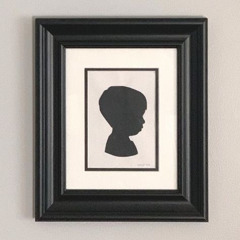 Silouette Drawings Person, Shadow Portrait, Shadow Portraits, Silhouette Face, Person Silhouette, Crafty Gift Ideas, Kids Silhouette, Silhouette Pictures, Profile Drawing