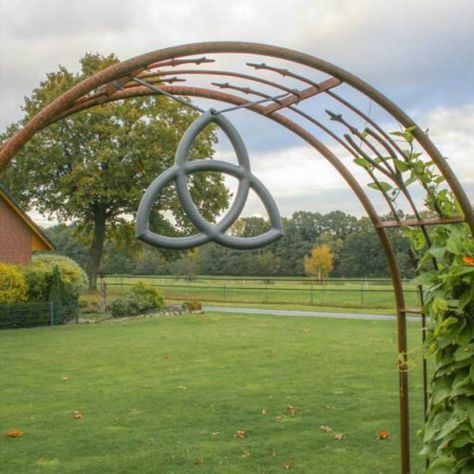 #schmiede-art.de #kunstschmiede #schmied #metallverarbeitung #metallbau #schmiedearbeiten #edelstahl #treppengeländer #balkongeländer #tore #zäune #gartendeko #vordächer #überdachungen #keltischerglücksnagel Interior Inspiration, Art