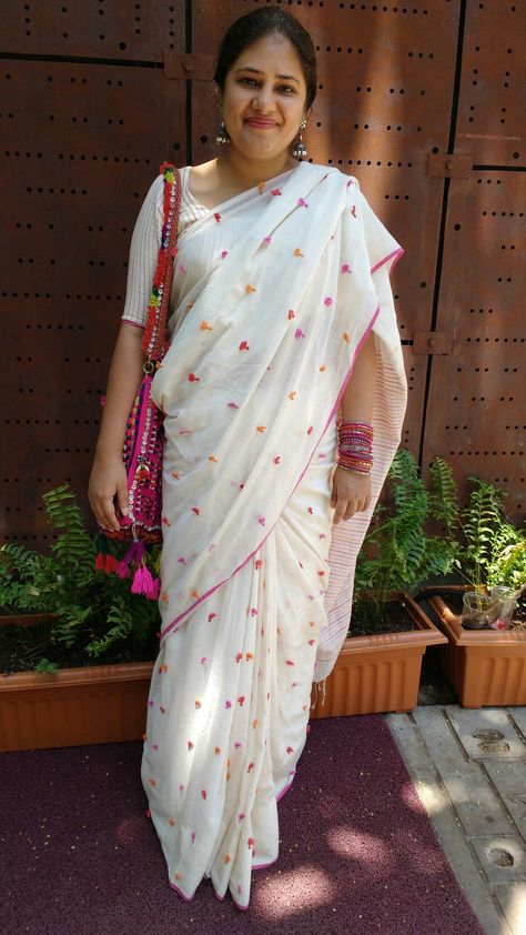 Bengal Cotton Saree with tassels from Byloom Kolkata Saree Cotton, Kolkata Cotton Sarees, Indian Formals, White Sarees, Cream Saree, Plain Sarees, Bengal Cotton Sarees, Classic Saree, Cotton Sarees Handloom