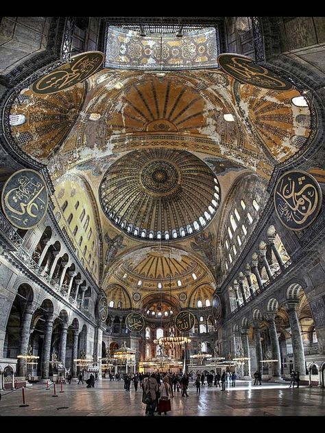 . Hagia Sophia Istanbul, Architecture Cool, Under The Dome, Beautiful Mosques, Hagia Sophia, المملكة العربية السعودية, Place Of Worship, Islamic Architecture, Historical Architecture