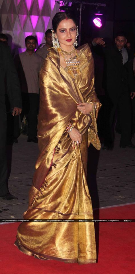 Rekha Rekha Saree Collection, Rekha Saree Look, Rekha In Kanjeevaram Sarees, Rekha Saree, Rekha Ji, Shatrughan Sinha, Gold Silk Saree, Gold Saree, Gala Night