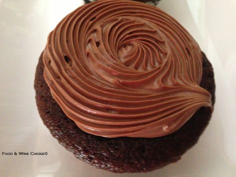 Marshmallow Frosting Cupcakes, Chocolate Marshmallow Frosting, Marshmallow Frosting Recipe, Marshmallow Frosting Recipes, Marshmallow Fluff Frosting, Chocolate Icing Recipes, Marshmallow Icing, Frosting Chocolate, Frosting Cake