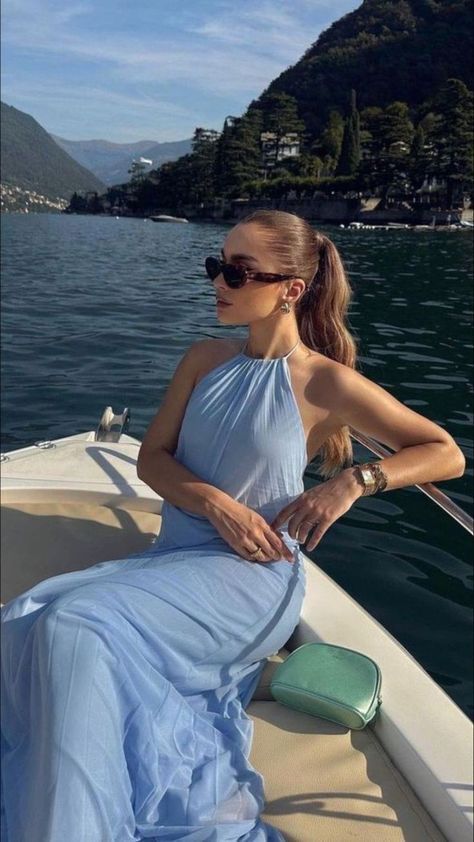 Old Money Beach Aesthetic Outfit, Sun Protective Outfits, Portofino Italy Outfit, Blue Old Money Outfits, Beach Classy Outfit, Italian Summer Outfits Classy, Old Money Beach Outfit, Boat Outfit Women, Yacht Dress