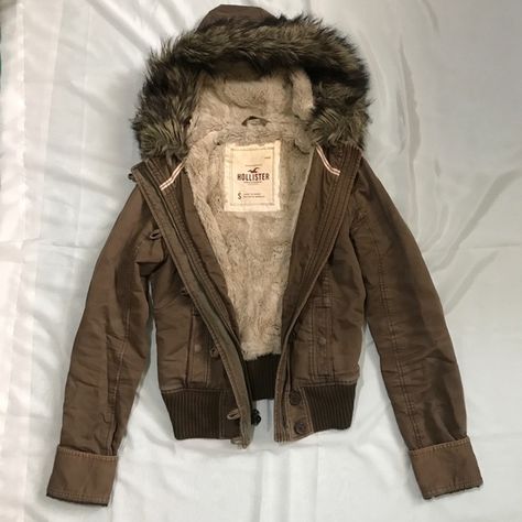 Hollister Faux Fur-Lined Coat Hollister Fur Jacket, Y2k Fur Trim Jacket, Vintage Hollister Jacket, Fur Lined Jacket Y2k, Y2k Coats & Jackets, Y2k Outfit Pieces, Jackets With Fur Hood, 2000s Winter Jacket, Y2k Fur Jacket