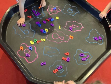 Messy Play Tuff Tray Ideas Eyfs, Number Recognition Tuff Tray, Number Tuff Tray Eyfs, Numeracy Tuff Tray Ideas, Maths Tuff Trays, Number Tuff Tray Ideas, Maths Tuff Tray Eyfs, Tuff Tray Maths, Simple Tuff Tray Ideas