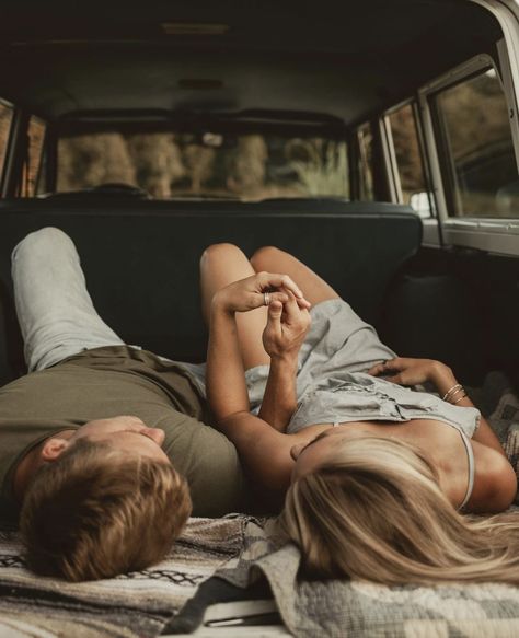 Country Couple Poses, Country Couple Photoshoot, Monogamous Relationship, Country Couple Pictures, Art Romance, Classic Car Photoshoot, Couple Photoshoot Ideas, Intimacy Couples, Country Couple