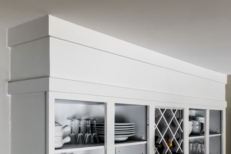 soffit update Kitchen With Soffit On One Wall, Modern Soffit Kitchen, Crown Moulding Kitchen Soffit, Soffit Over Kitchen Cabinets, Covering Kitchen Soffits, Decorative Soffit Ideas, Covering Bulkhead In Kitchen, Above Cabinet Soffit Ideas, Kitchen Soffett Ideas