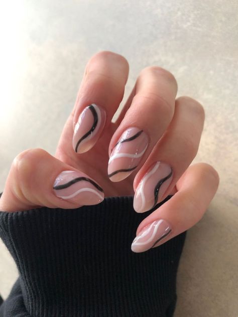 Nail art, nail designs,nails,nail ideas Line Art Almond Nails, Lines On Short Nails, Black And White Designed Nails, Black And Silver Striped Nails, Cute Simple Black And White Nails, Almond Nail Art Black And White, Simple Nails With Lines, Black And Gold Line Nails, Black With Gold Lines Nails