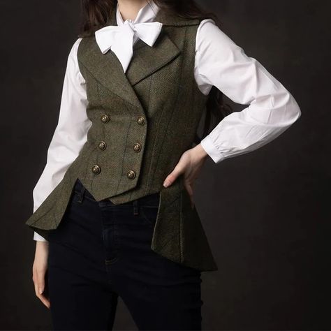 Kimlud is your one-stop shop for the latest blazers and jackets for women. With a wide variety of styles and colors. We have something for everyone. Tuxedo Women Suits, Womens Suit Vest, Wedding Vest, Double Breasted Vest, Waistcoat Woman, Tuxedo Women, Tweed Waistcoat, Herringbone Tweed, Custom Made Clothing