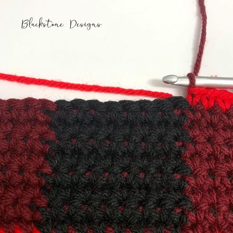 Fur Lined Plaid Ear Warmer - Free Crochet Pattern » Blackstone Designs Buffalo Plaid Crochet, Buffalo Plaid Blanket, Christmas Crochet Blanket, Plaid Crochet, Crochet Pillow Cover, Loom Knitting Patterns, Buffalo Check Plaid, Crochet Basket Pattern, Crochet Things