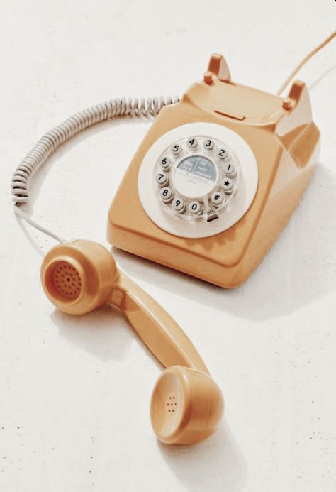 Dial Up Phone, Life Reference, Drawing Models, Cute Clock, Collage Inspiration, Clock Wallpaper, Def Jam, Rotary Phone, Retro Phone