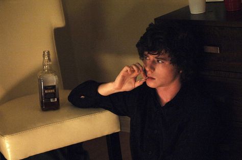 Charlie Mcdermott, Devon Bostick, Blue Aesthetic Dark, Disney Descendants, Eternal Sunshine, Attractive People, Blue Aesthetic, Dark Aesthetic, Let It Be