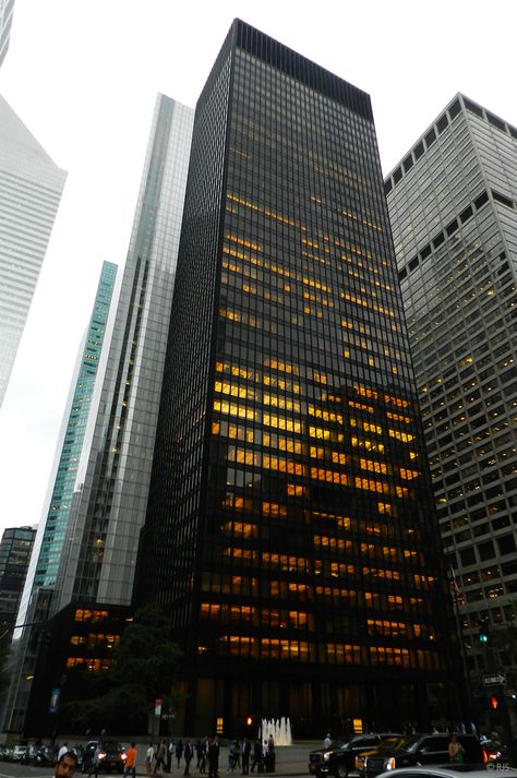 Nyc Office Building, Top Of Building, New York Skyscrapers, International Style Architecture, Seagram Building, City Skyscrapers, International Architecture, Modern Skyscrapers, Building Aesthetic