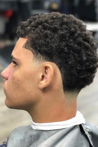 Taper Fade Curly Hair, Black Hair Cuts, Curly Hair Fade, Long Bridal Hair, Short Hairstyles For Men, Men Haircut Curly Hair, Popular Short Hairstyles, Taper Fade Haircut, Black Men Haircuts