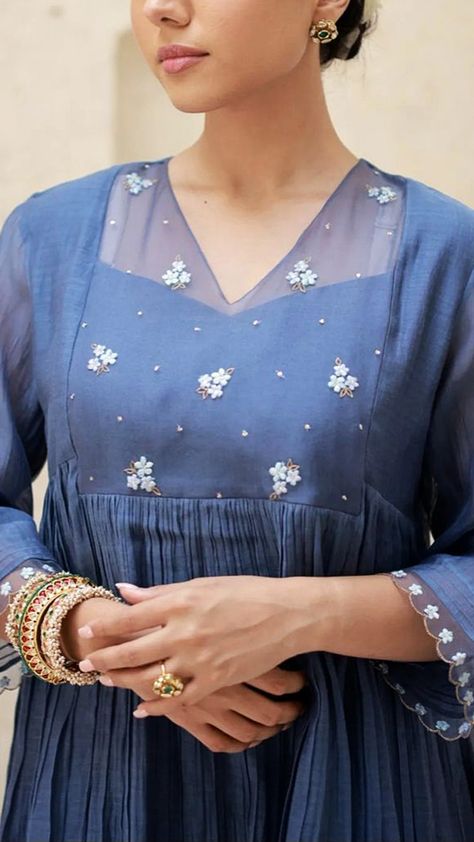 Yoke Designs For Kurtis Stitching, Yoke Pattern Kurtis, Latest Neck Designs For Kurtis, Yolk Kurti Designs, Kurti Yoke Designs, Yoke Kurti Designs Cotton, Churidar Designs Latest, Kurti With Yoke Pattern, Georgette Kurtis Designer Latest