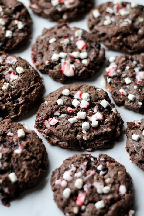 Peppermint Hot Cocoa Cake Mix Cookies Hot Chocolate Peppermint Cookies, Peppermint Hot Chocolate Cookies, Peppermint Cake Mix Cookies, Peppermint Hot Cocoa Cookies, Cake Mix Christmas Cookies, Hot Cocoa Cake, Peppermint Chocolate Cookies, Holiday Dessert Drinks, Peppermint Brownie Cookies