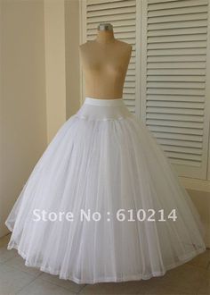 Petticoats For Wedding Dresses, Wedding Gown Ballgown, Gonna In Tulle, Tulle Balls, Sewing Wedding Dress, Tulle Wedding Gown, Mode Kimono, Diy Wedding Dress, For Wedding Dress