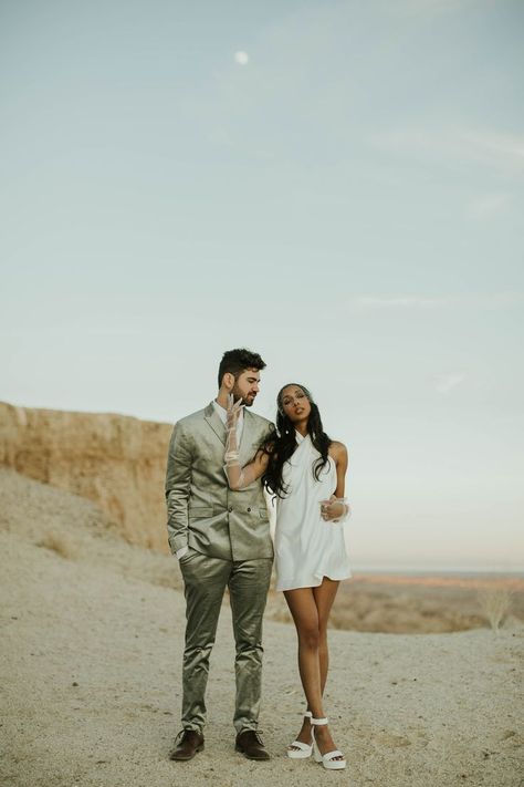 Desert Engagement Shoot, Photoshoot Dresses, Picnic Photography, Anti Bride, Engagement Picture, Photoshoot Dress, Proposal Engagement, Engagement Inspiration, Bridal Shoot