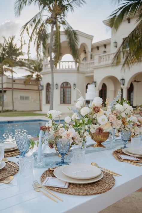 Villa La Joya Wedding, Wedding Reception Tables Layout, Playa Del Carmen Wedding, Bridal Era, Mexico Beach Weddings, Mykonos Wedding, Wyoming Weddings, Star Decor, Bridal Registry