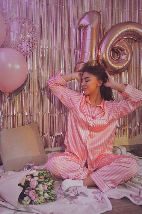 #birthday #birthdayparty #pajamas #pajamaparty #girlsparty #sixteen Sweet Sixteen Pajama Party, Pajama Party Sweet 16, Pijama Birthday Photoshoot, Pajamas Birthday Party Ideas, Cute Slumber Party Outfits, Pyjama Birthday Photoshoot, Sweet Sixteen Hotel Slumber Party Ideas, Pyjama Party Ideas Adults Outfit, Pijama Birthday Party