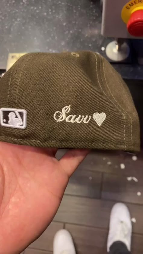 Fitted Caps Aesthetic, Lids Hat, Custom Fitted Hats, Swag Hats, Cute Anniversary Gifts, Streetwear Hats, Bf Gifts, Hat Ideas