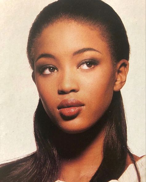 Naomi Campbell Young, Naomi Campbell 90s, Cruelty Free Makeup Brands, Model Headshots, 90s Model, 90s Models, Black Femininity, Model Inspo, Model Aesthetic