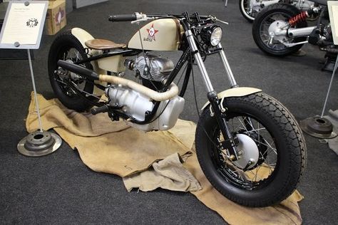 Simson AWO Chopper unbekannter Prototyp aus Suhl by Kraftrad Nöda - Schwalbe Spatz Sperber Sr50 Sr2 ... Custom Custombike Bobber Motorcycles, Best Bike, Honda Cb750, Bobber Motorcycle, Bobber Chopper, Mopeds, Custom Bike, Old Bikes, Bike Parts