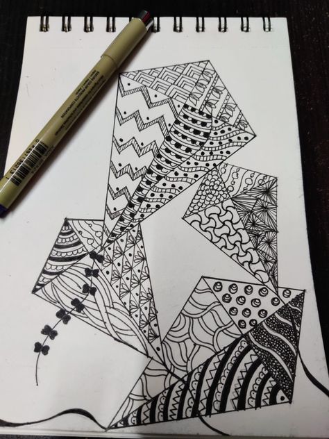 Kite Doodle Art, Makar Sankranti Sketch, Makar Sankranti Drawing Ideas, Sankranti Mandala Art, Kite Designs Ideas Drawing, Kite Mandala Art, Makar Sankranti Mandala Art, Kite Doodle, Kite Festival Drawing