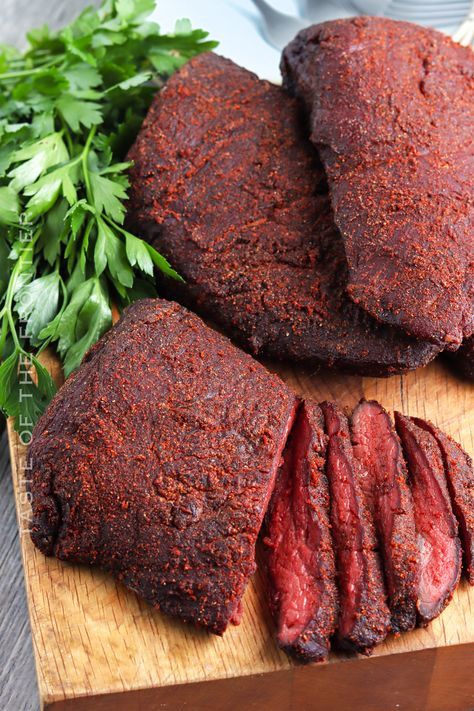 If you're looking for an easy family dinner or a way to please a crowd with a fairly unique and flavorful dish, this smoked venison is it. Smoked Elk Roast, Venison Smoker Recipes, Smoked Deer Shoulder, Venison Roast Oven, Smoked Deer Roast, Smoked Venison Roast Recipe, Venison Roast Recipes, Smoked Venison Roast, Venison Marinade Recipes