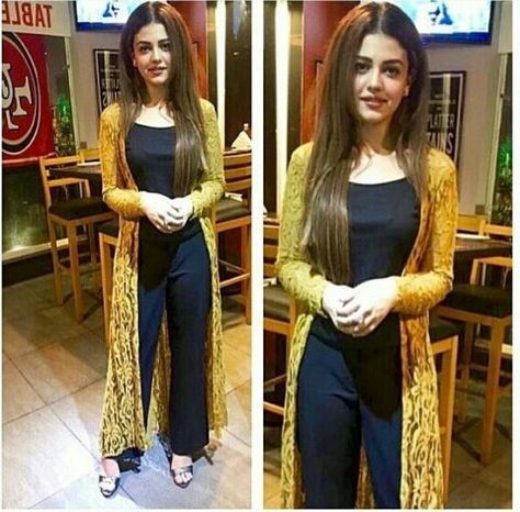 Zara noor abbas Short Height Girl, Zara Noor Abbas, Elegant Office Wear, Western Dresses For Girl, Comfortable Summer Outfits, Trendy Outfits Indian, Hot Dresses Tight, Stylish Dpz, Long Kurti Designs