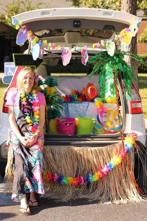 30 Epic Trunk-or-Treat Ideas You Can Do This Halloween | LDS Daily Church Trunk, Trunk Or Treat Ideas, Fall Games, Fall Festivals, Halloween Games For Kids, Games Party, Party Plan, Treat Ideas, Thanksgiving Games