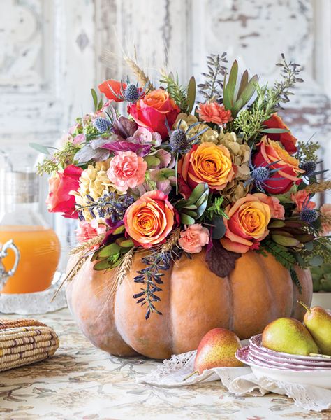 Six Ideas for Decorating with Pumpkins - Victoria Magazine Pumpkin Bouquet, Flower Arrangement Designs, Fall Flower Arrangements, Fall Floral Arrangements, Home Floral Arrangements, Pumpkin Flower, Wallpaper Flower, Fall Arrangements, Garden Types