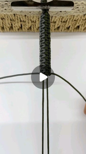 Diy Bracelets For Men, Handmade Bracelets For Men, Mens Bracelet Diy, Cord Bracelet Diy, Leather Macrame, Handmade Bracelets Tutorial, Leather Bracelet Tutorial, Handmade Tutorial, Paracord Bracelet Tutorial