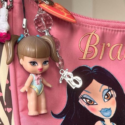 Bratz Keychain, I Carry, Fashion Aesthetics, October 20, So In Love, Back In The Day, Dream Wardrobe, Keychains, Carry On