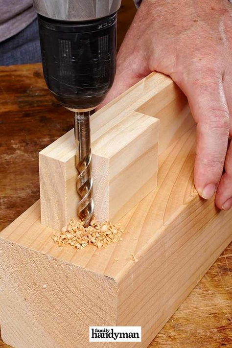 30 Secret Tool Tips for DIYers Drill Guide, Diy Holz, Woodworking Workshop, Popular Woodworking, Wood Tools, Woodworking Jigs, Woodworking Bench, Wood Working For Beginners, Woodworking Furniture