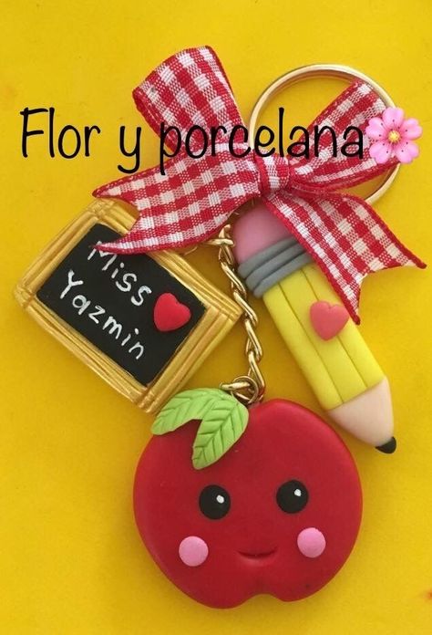 Teacher Polymer Clay Gift Ideas, Clay Teacher Gifts, Teacher Polymer Clay, Crea Fimo, Teacher Craft, Polymer Clay Gifts, Clay Keychain, Polymer Clay Diy, Polymer Crafts